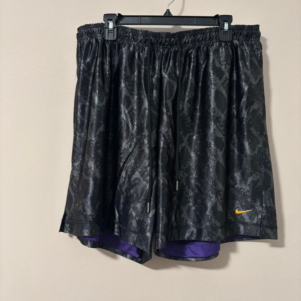 Nike kobe black snakepurple reversible
